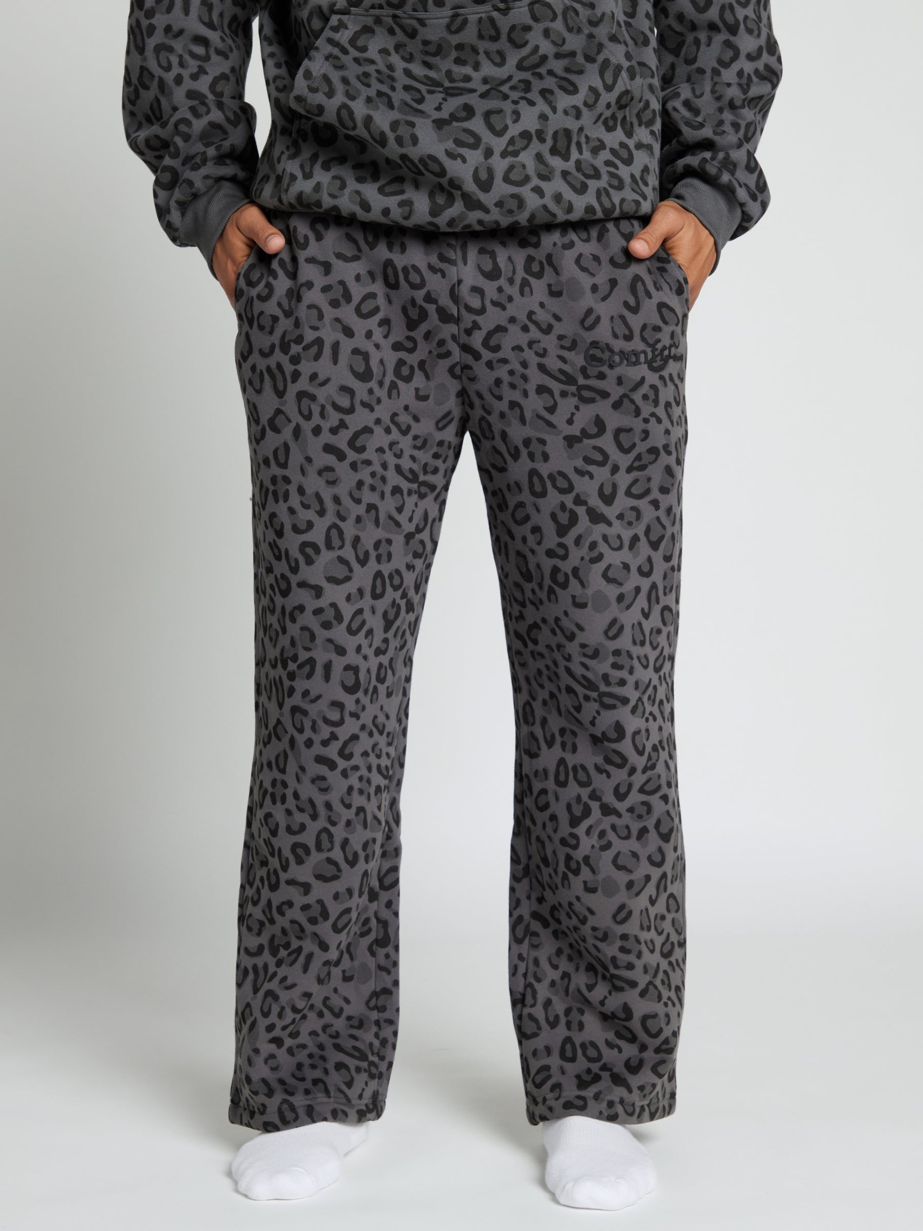 Minimalist Straight Leg Sweatpants