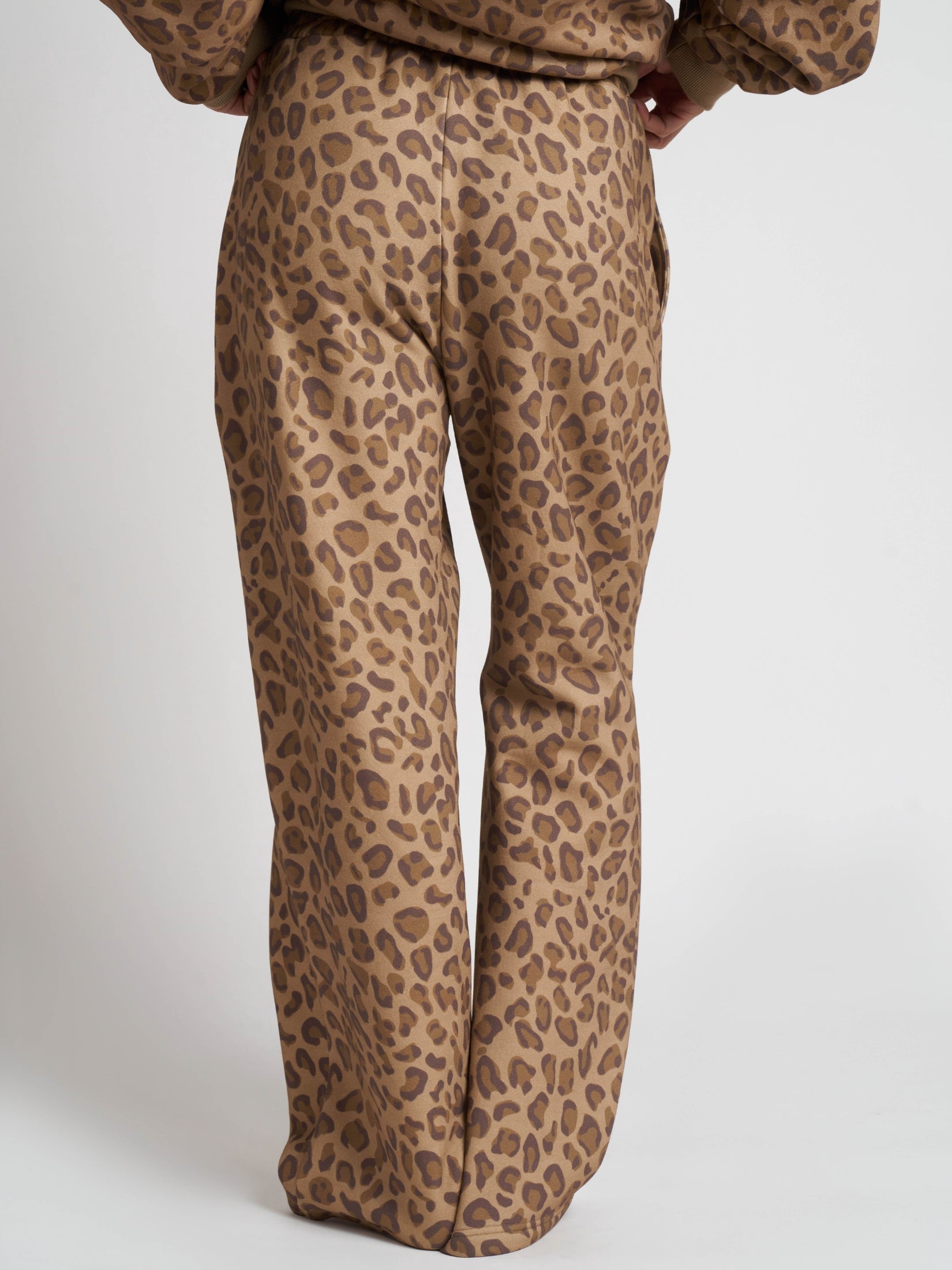Minimalist Straight Leg Sweatpants