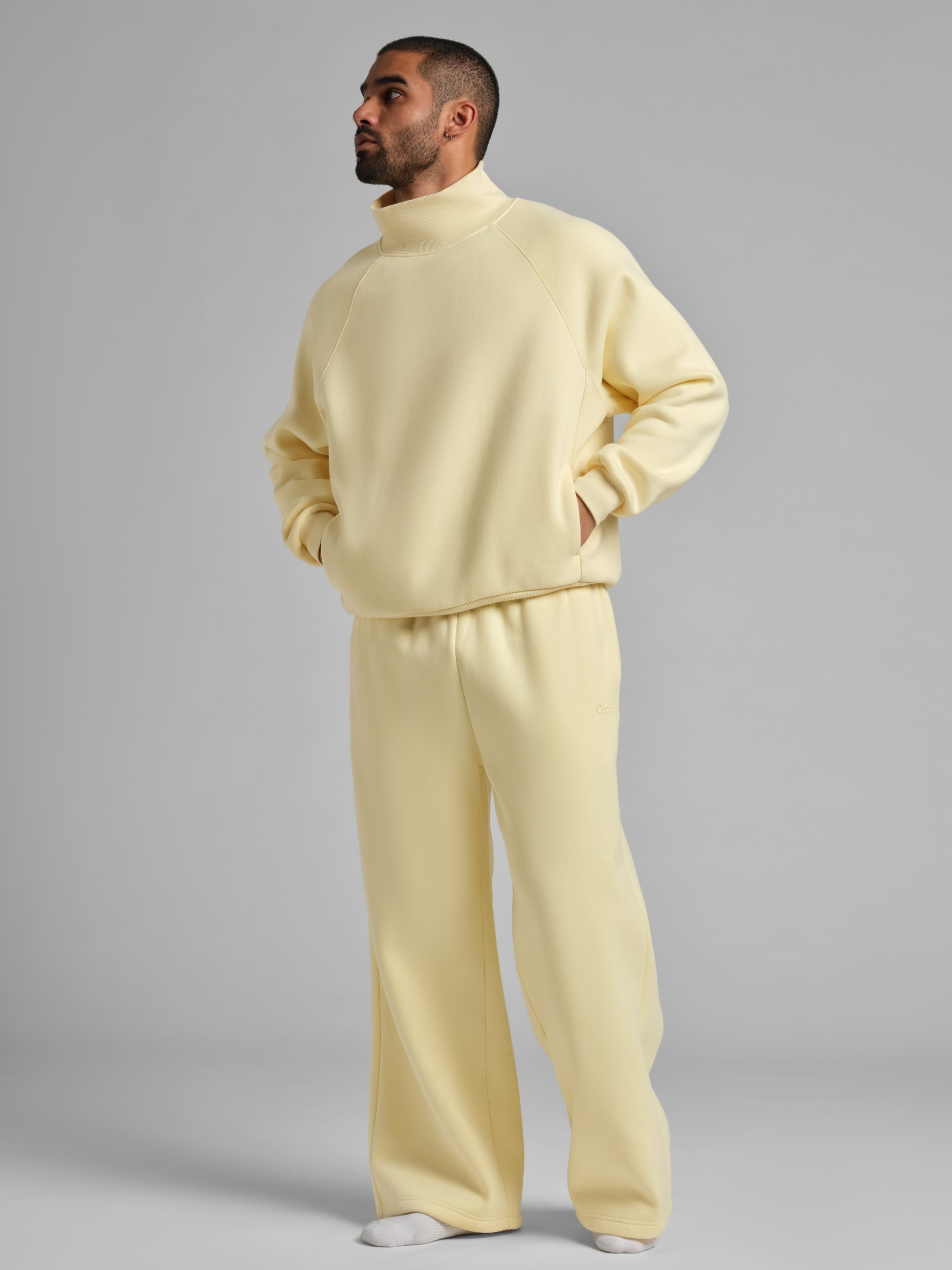 Sudadera Básica con Cuello Mock